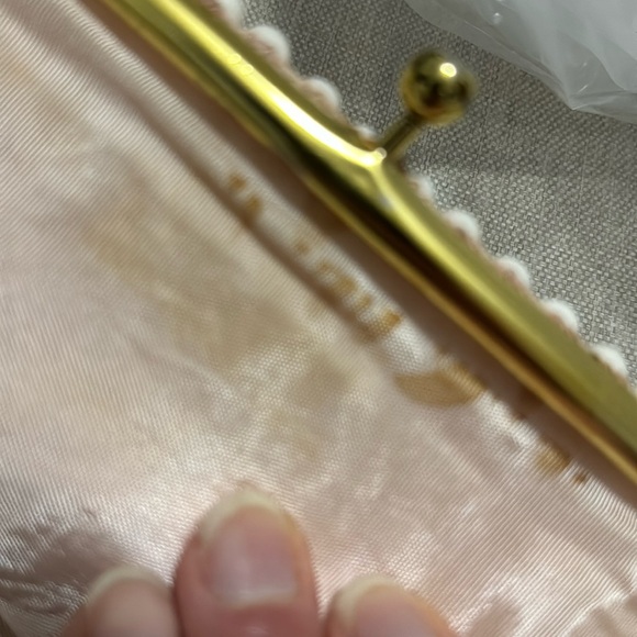 Vintage Candy Dot Clutch-White-Gold Toned Metal Trim-9x5-Kiss Lock Closure - Picture 8 of 16